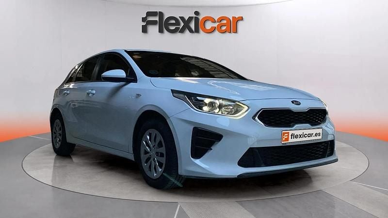 Käytetty Kia Ceed 120 HP (88 kW) 2020 Valkoinen Viistoperä