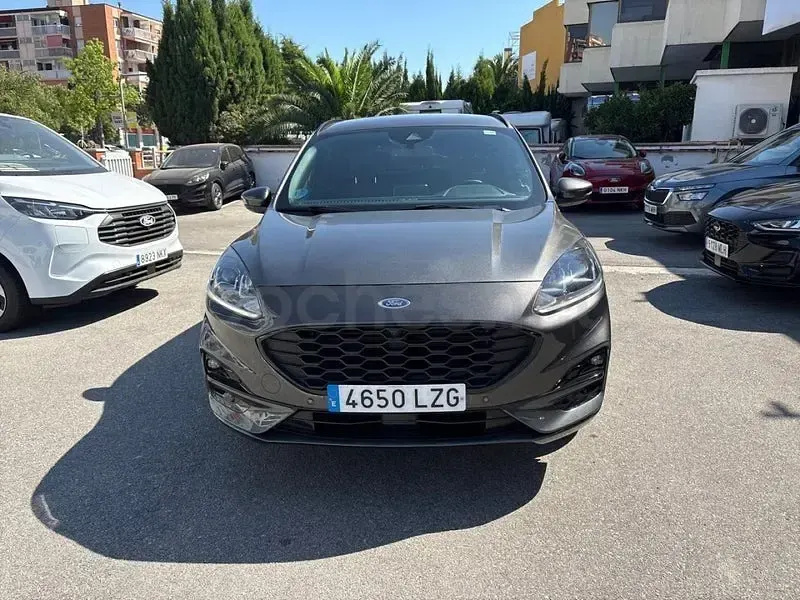 Usado Ford Kuga ST-Line 190 CV (139 kW) 2022 Gris / plata SUV