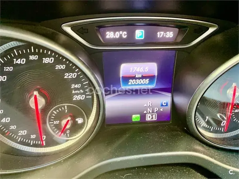 Usado Mercedes CLA180 136 CV (100 kW) 2019 Gris / plata Coupe