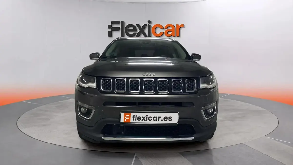 Usado Jeep Compass Limited 140 CV (102 kW) 2018 Gris SUV