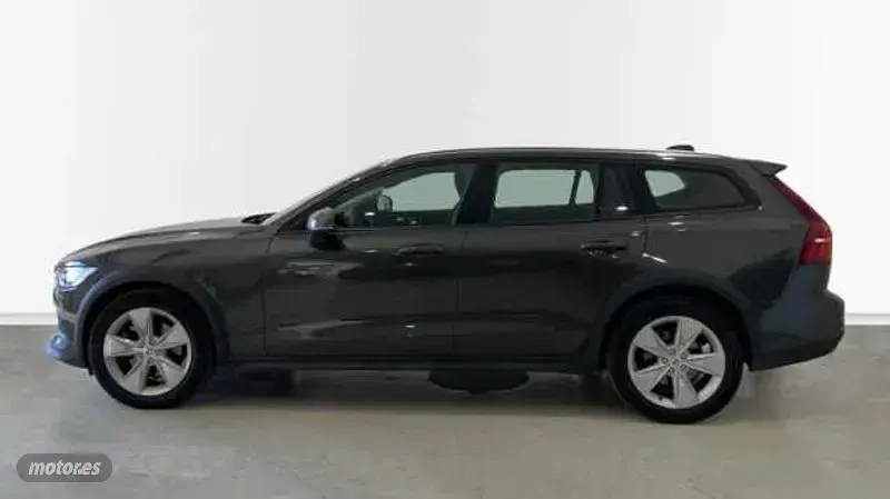 Usado Volvo V60 CC 197 CV (144 kW) 2022 Gris Familiar