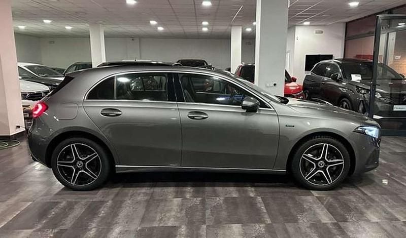 Usado Mercedes A220 AMG 226 CV (166 kW) 2020 Gris Berlina