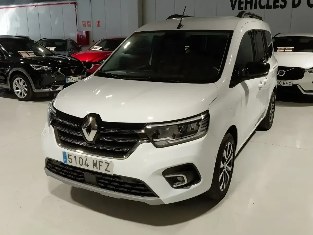 Usado Renault Kangoo Techno 130 CV (95 kW) 2023 Blanco Familiar