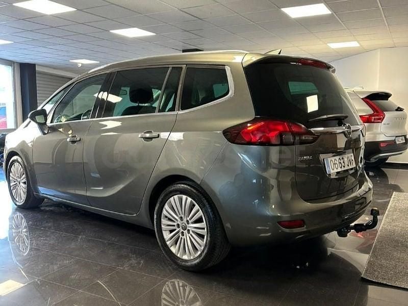 Usado Opel Zafira Tourer Selective 140 CV (102 kW) 2016 Gris / plata Monovolumen