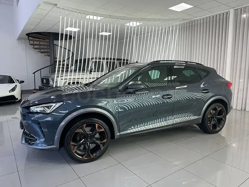 Usado Cupra Formentor VZ 310 CV (228 kW) 2023 Gris / plata SUV