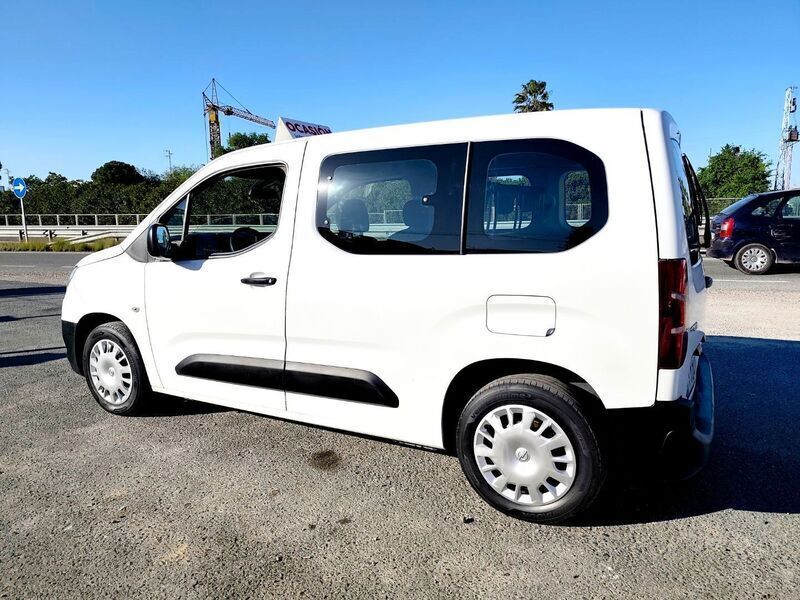 Usado Opel Combo Life Innovation 130 CV (95 kW) 2019 Blanco