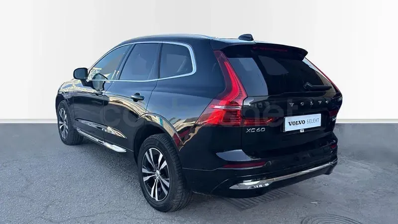 Usado Volvo XC60 Core 350 CV (257 kW) 2025 Negro SUV