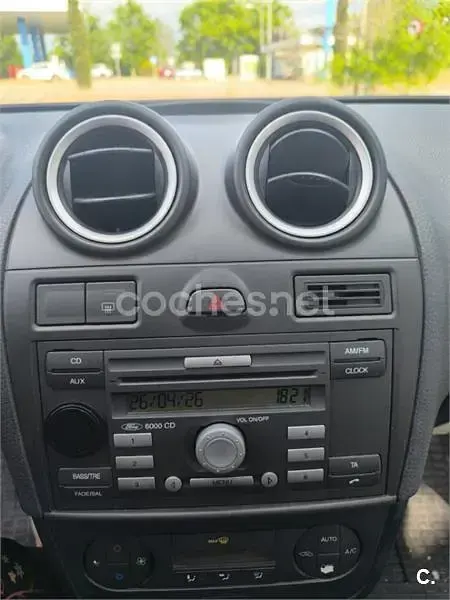 Usado Ford Fiesta Trend 68 CV (50 kW) 2006 Azul Utilitario