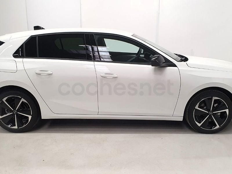 Usado Opel Astra Edition 110 CV (80 kW) 2025 Blanco Berlina