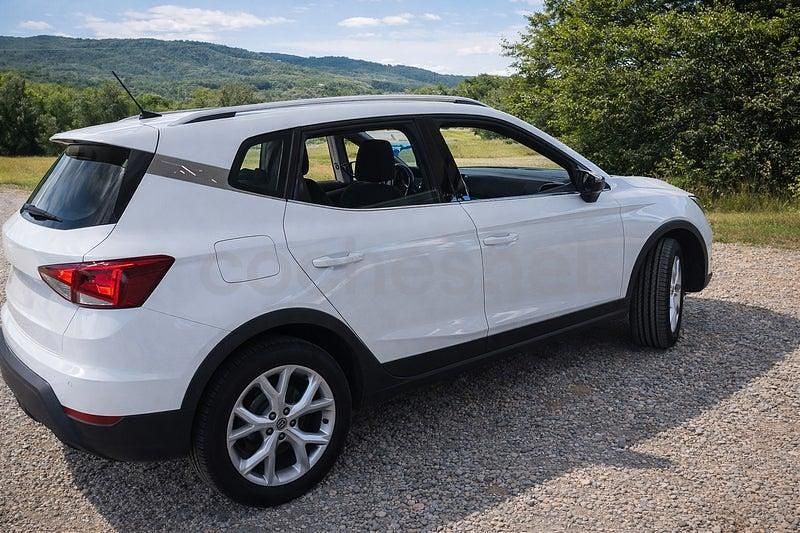 Usado Seat Arona FR 115 CV (84 kW) 2024 Blanco SUV
