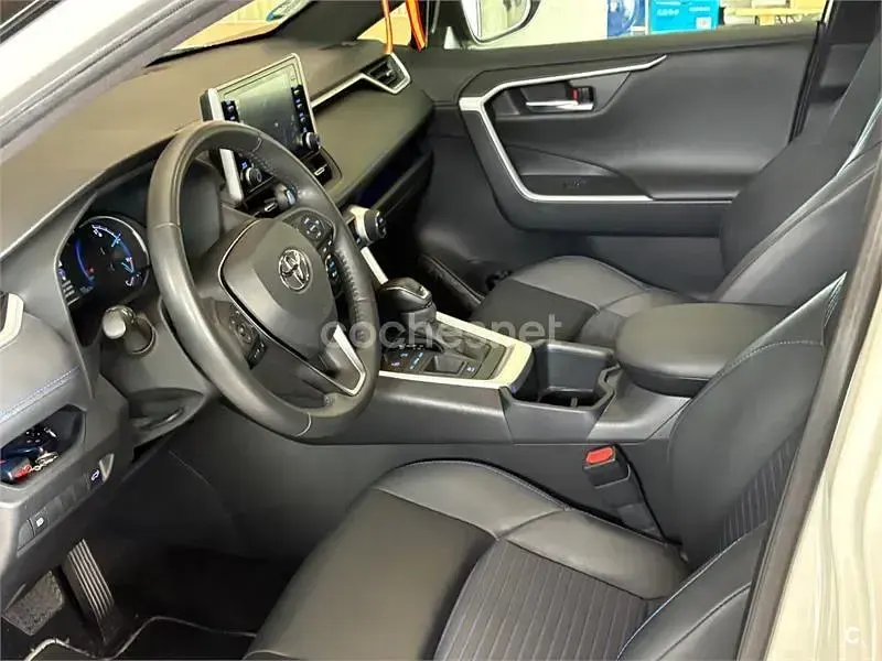 Usado Toyota RAV4 Hybrid Style 218 CV (160 kW) 2022 Blanco SUV