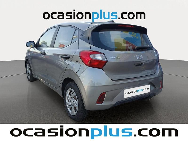 Usado Hyundai i10 67 CV (49 kW) 2022 Gris Utilitario