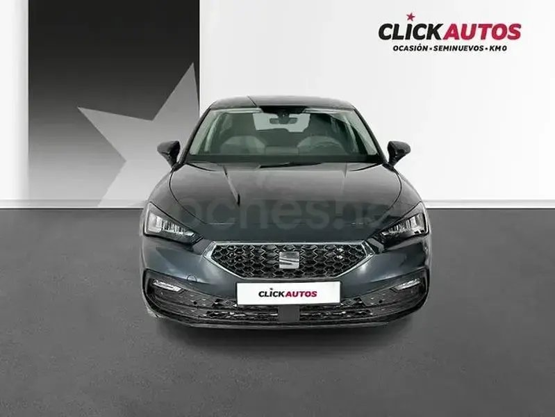 Usado Seat Leon Style 116 CV (85 kW) 2025 Gris / plata Berlina