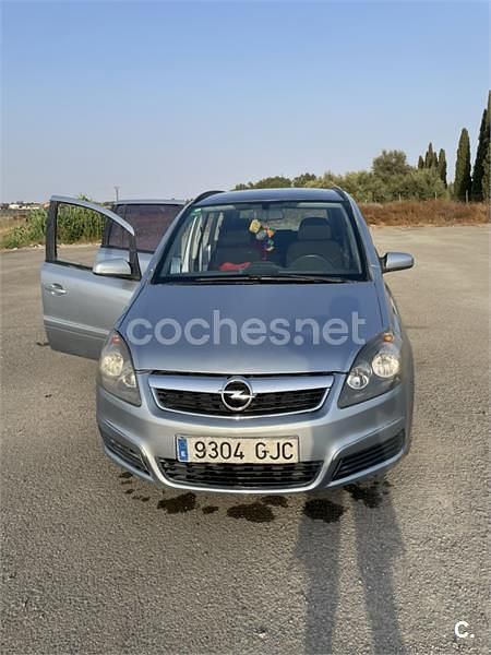 Usado Opel Zafira Cosmo 150 CV (110 kW) 2008 Gris / plata Monovolumen