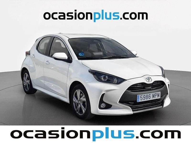 Usado Toyota Yaris Hybrid Active 116 CV (85 kW) 2024 Blanco Utilitario