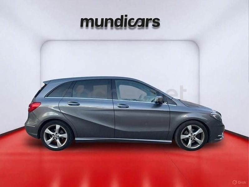 Usado Mercedes B200 136 CV (100 kW) 2013 Gris Monovolumen