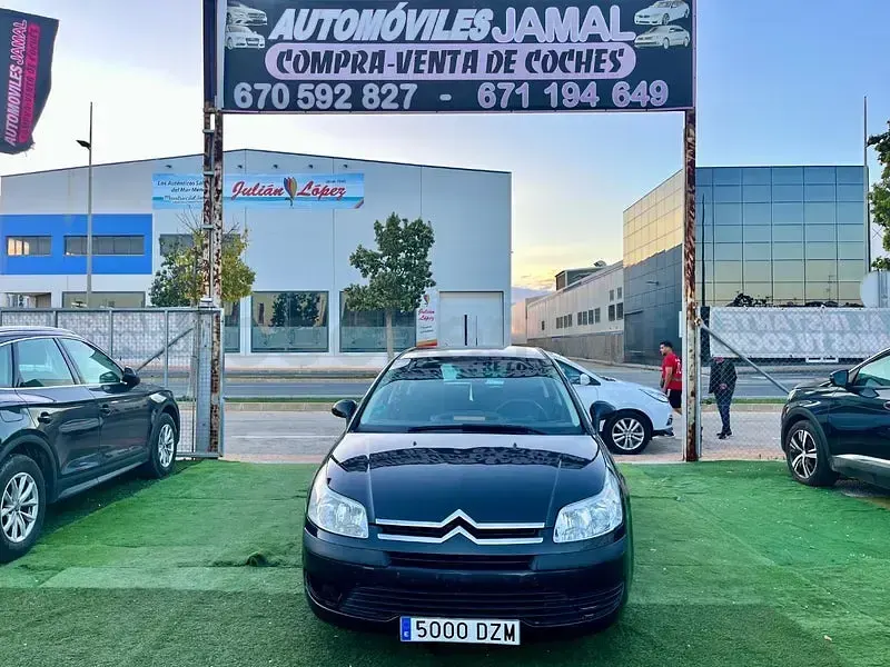 Usado Citroën C4 90 CV (66 kW) 2006 Negro Berlina