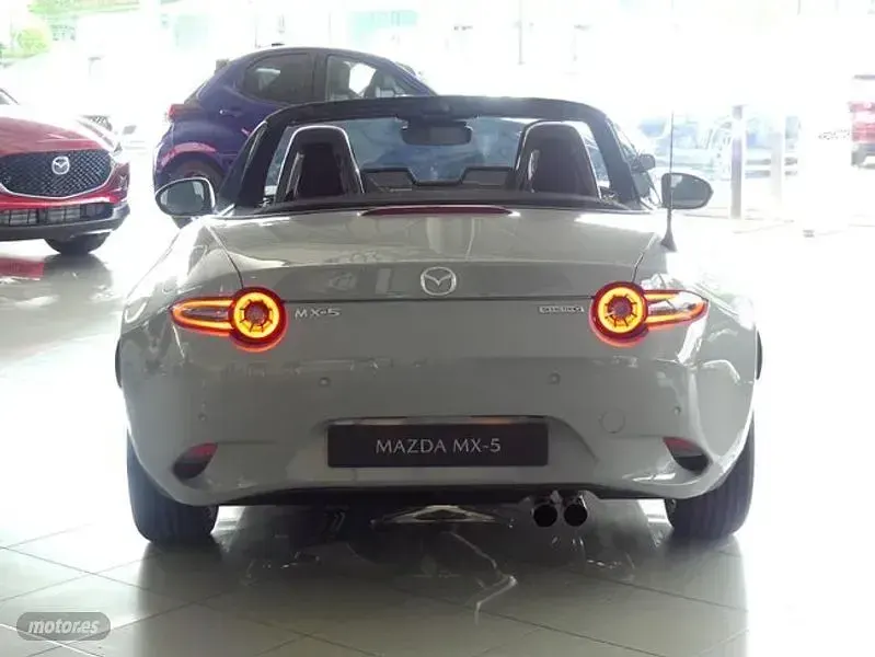 Nuevo Mazda MX5 Prime-Line 131 CV (96 kW) 2026 Gris Descapotable