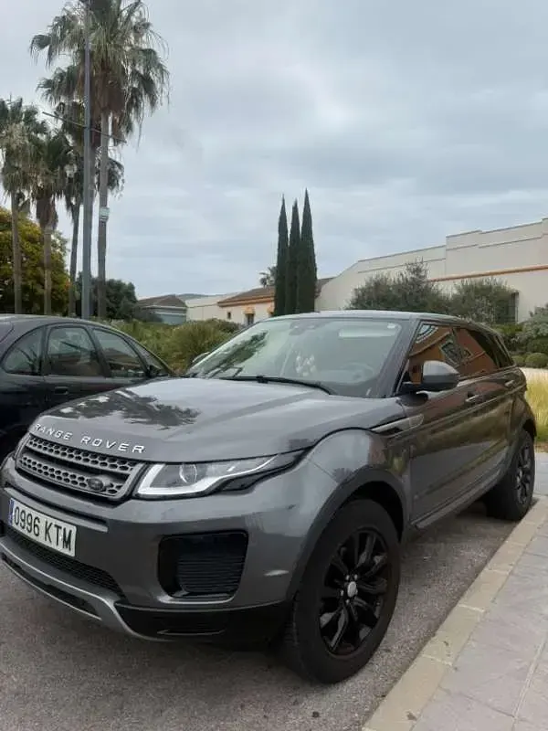 Usado Land Rover Range Rover evoque R-Dynamic 150 CV (110 kW) 2019 Gris SUV