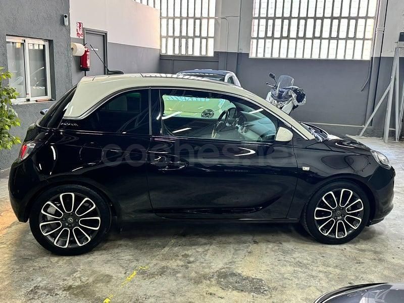 Usado Opel Adam Glam 87 HP (63 kW) 2017 Preto Citadino