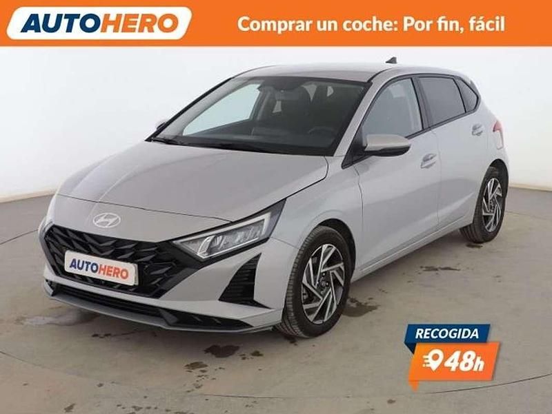 Usado Hyundai i20 101 CV (74 kW) 2024 Gris Utilitario