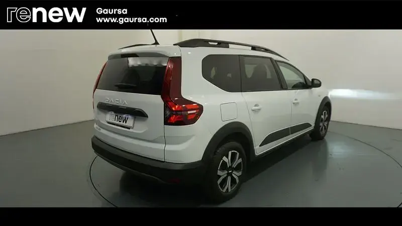 Usado Dacia Jogger Expression 100 CV (73 kW) 2024 Blanco Monovolumen