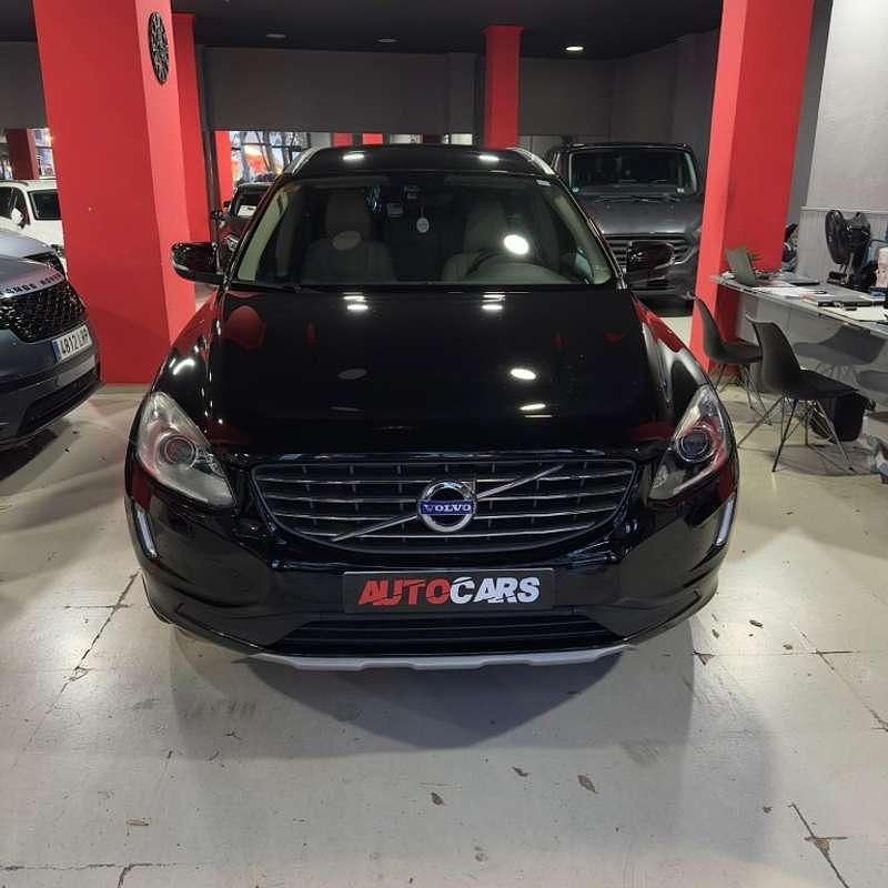 Usado Volvo XC60 Momentum 190 CV (139 kW) 2017 Negro SUV
