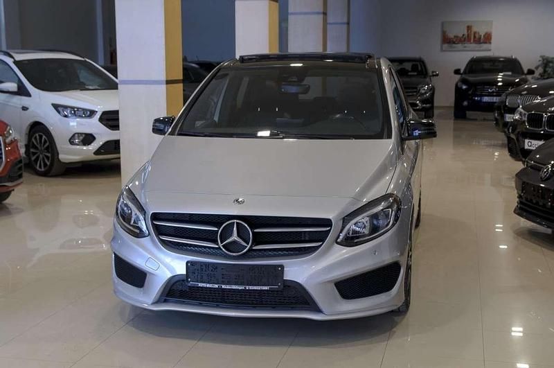 Käytetty Mercedes B200 136 HP (100 kW) 2018 Harmaa Tila-auto