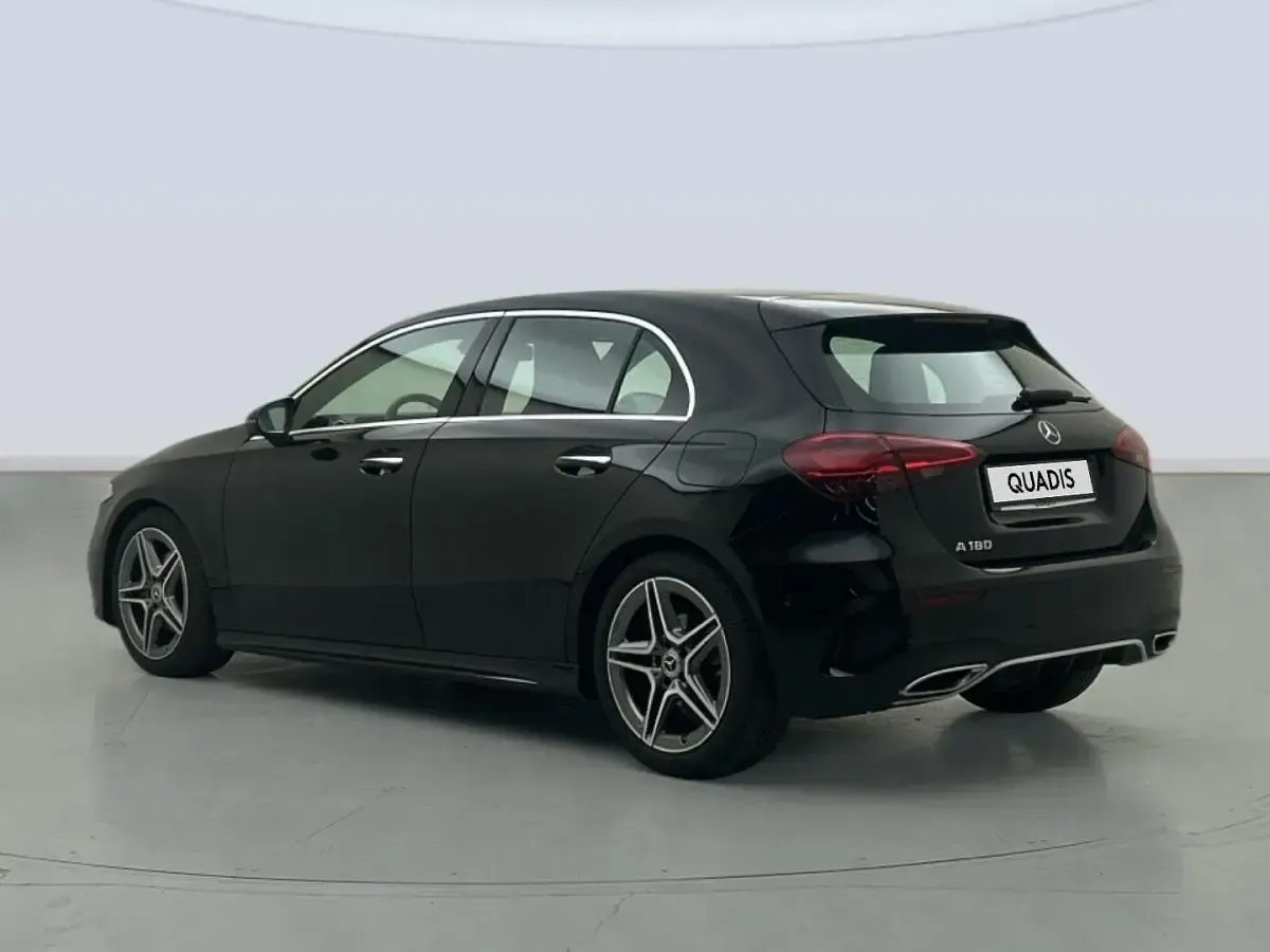 Usado Mercedes A180 136 CV (100 kW) 2025 Negro