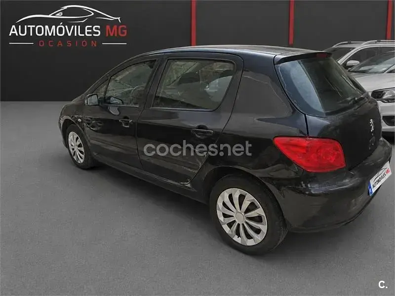 Usado Peugeot 307 110 CV (80 kW) 2007 Negro Berlina