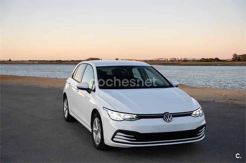 Usado VW Golf VIII Life 115 CV (84 kW) 2022 Blanco Berlina