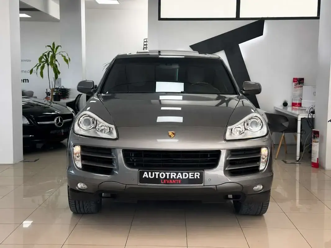 Usado Porsche Cayenne Diesel 239 CV (175 kW) 2010 Gris SUV