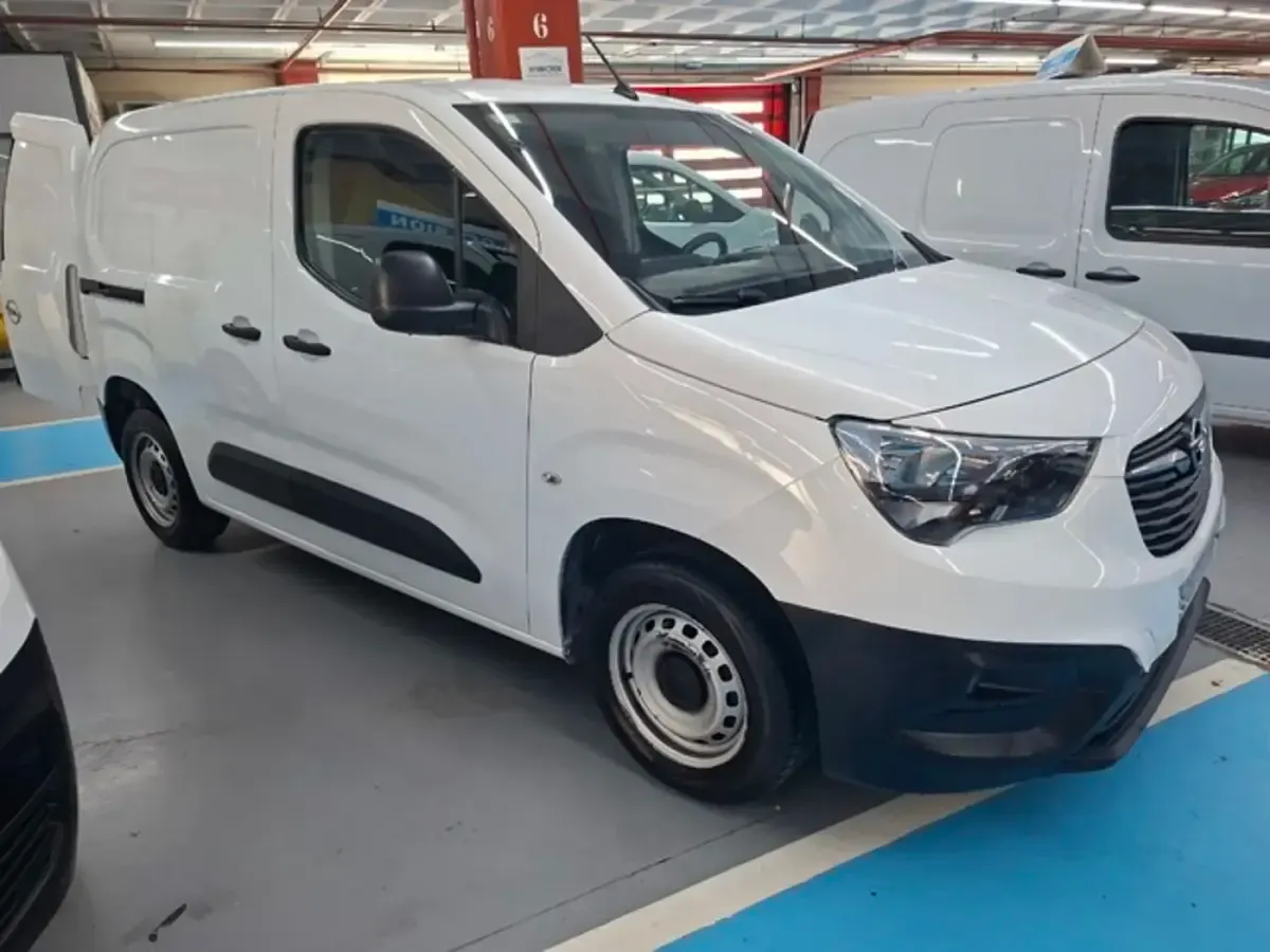 Usado Opel Combo 102 HP (75 kW) 2021 Monovolume