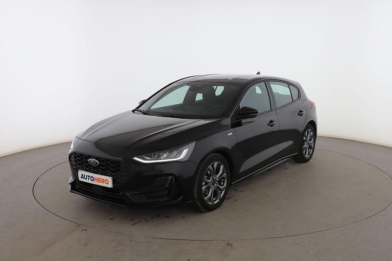 Negro Usado 2023 Ford Focus ST-Line Utilitario | 19.999 € (Un poco caro) - Imagen 1/3