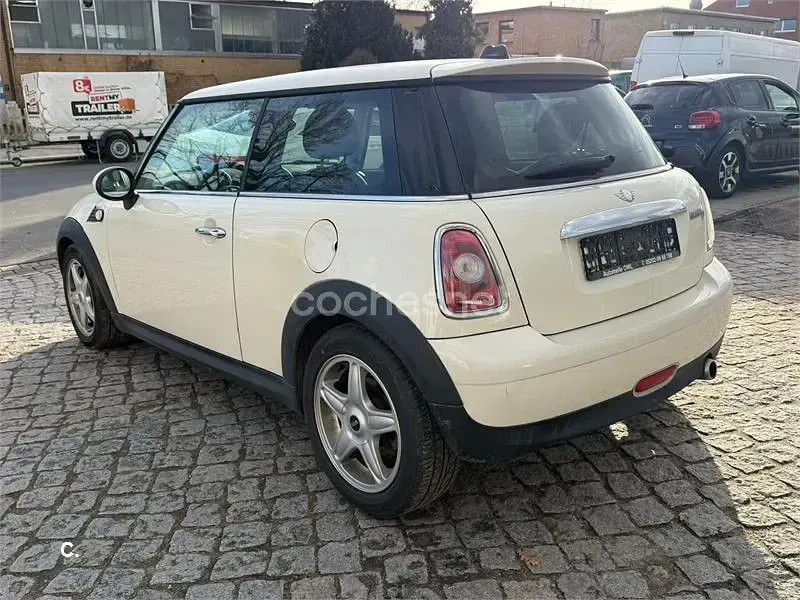 Usado Mini Cooper D 110 CV (80 kW) 2007 Beige Utilitario
