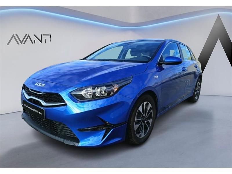 Azul Usado 2025 Kia Ceed Utilitario | 20.490 € (Un poco caro) - Imagen 1/4