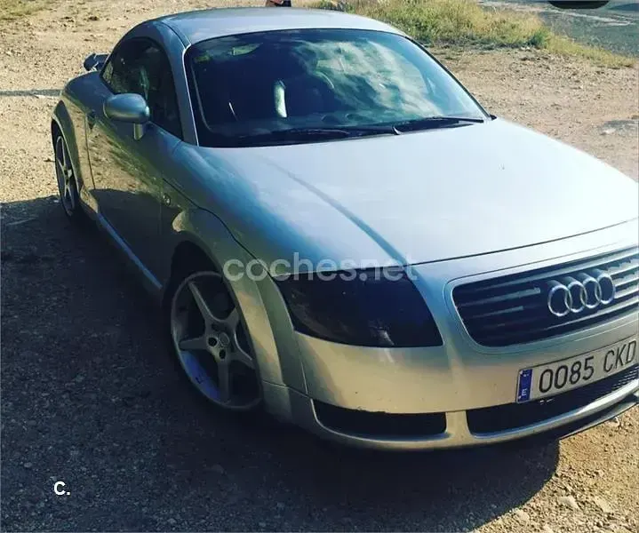 Usado Audi TT Premium 180 CV (132 kW) 2000 Gris / plata Coupe