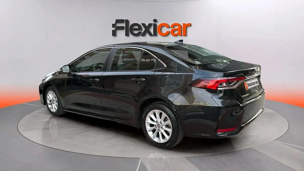 Begagnad Toyota Corolla Active 140 HK (102 kW) 2023 Svart Halvkombi