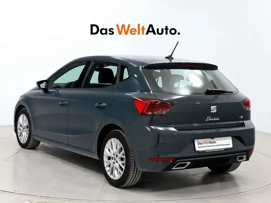 Usado Seat Ibiza FR 116 CV (85 kW) 2025 Azul Utilitario
