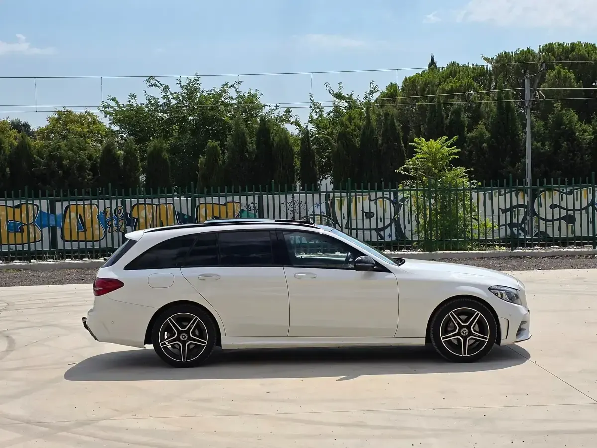 Usado Mercedes C220 194 CV (142 kW) 2019 Blanco Familiar