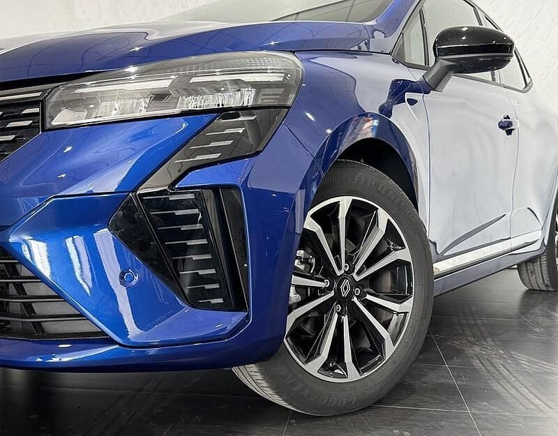 Begagnad Renault Clio V Techno 100 HK (73 kW) 2025 Blå Sedan