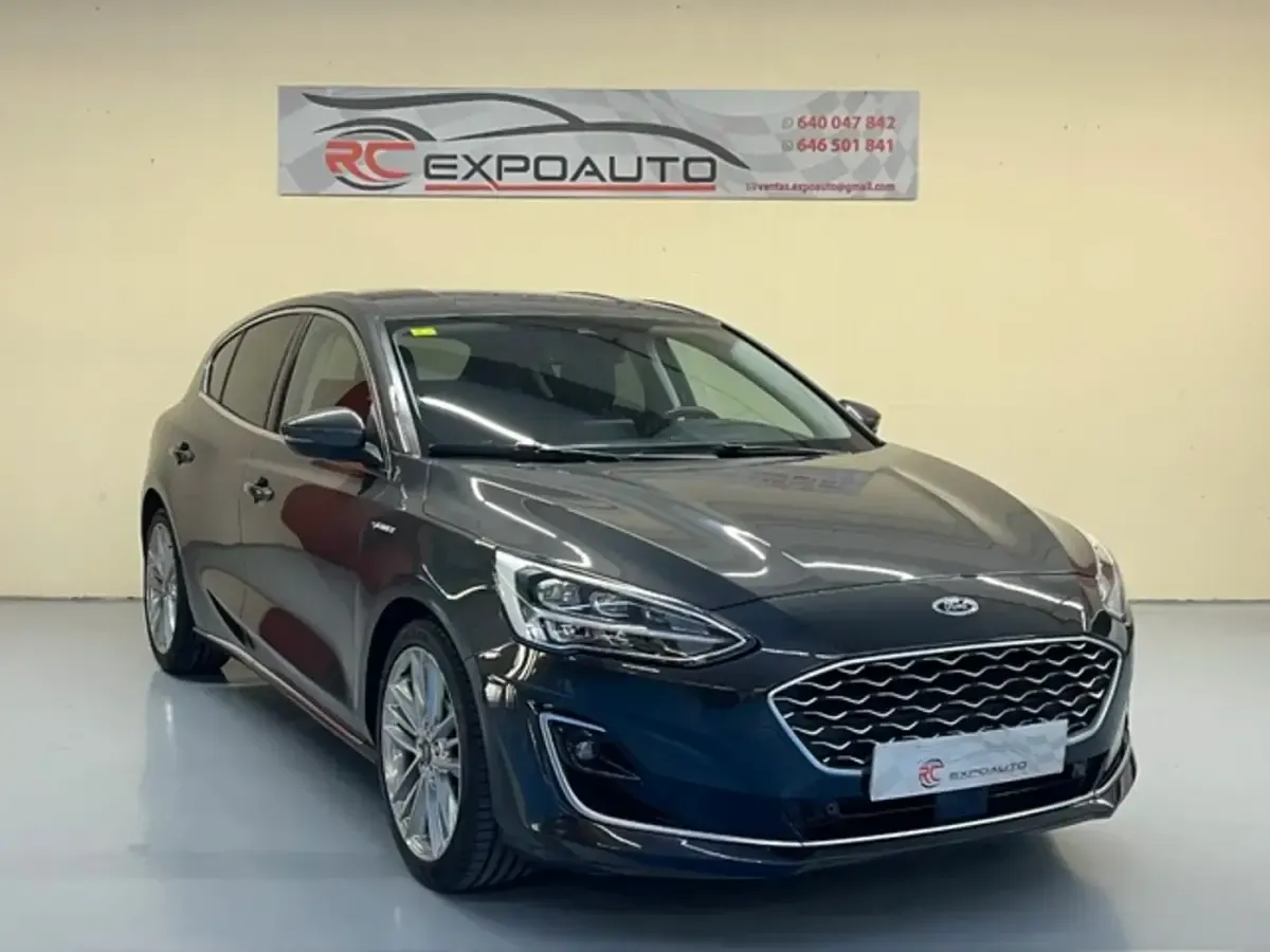 Usado Ford Focus Vignale 125 CV (91 kW) 2018 Gris Utilitario