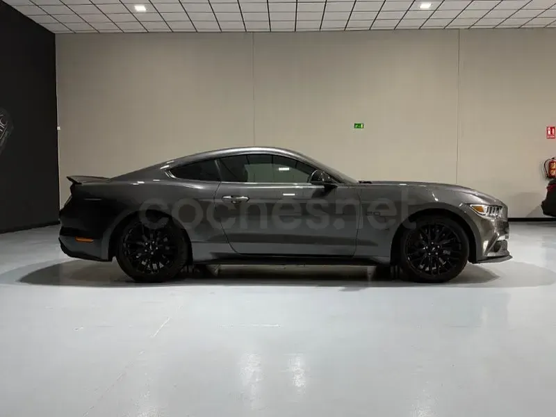 Usado Ford Mustang GT Fastback 419 CV (308 kW) 2017 Gris / plata Coupe