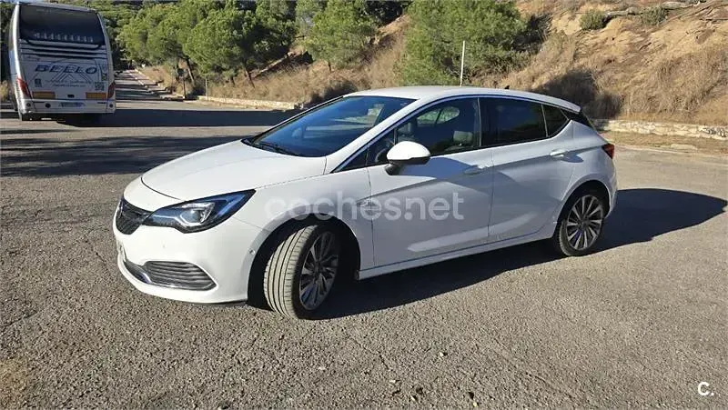 Usado Opel Astra 200 CV (147 kW) 2019 Blanco Berlina