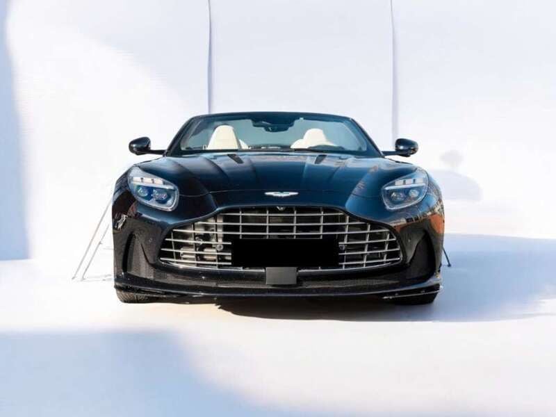 Negro Usado 2024 Aston Martin DB12 Coupe | 267.800 € - Imagen 1/4