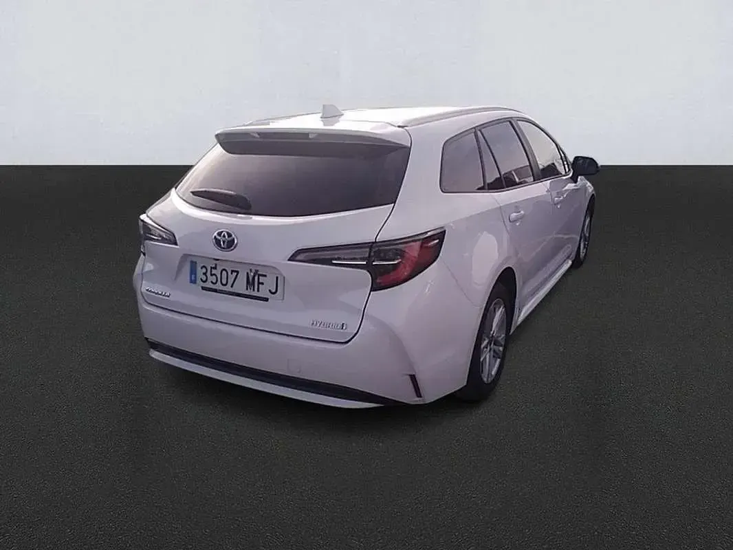Usado Toyota Corolla Active 121 CV (88 kW) 2023 Blanco Familiar