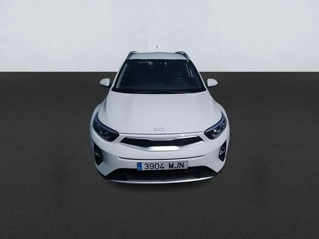 Usado Kia Stonic 84 CV (61 kW) 2023 Blanco SUV