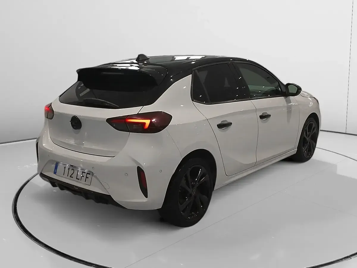 Usado Opel Corsa GS Line 131 CV (96 kW) 2020 Blanco Utilitario