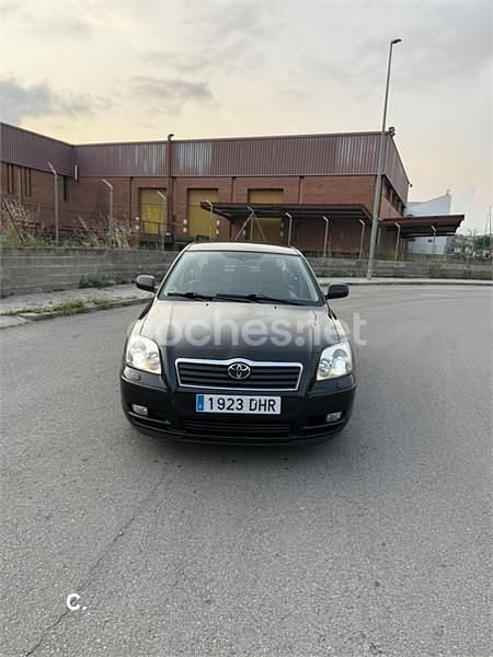 Negro Usado 2005 Toyota Avensis Executive Berlina | 3399 € (Precio justo) - Imagen 1/4