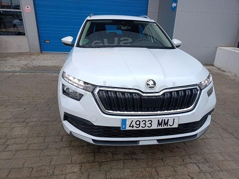 Usado Skoda Kamiq Selection 115 CV (84 kW) 2023 Blanco SUV